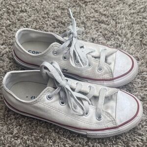 Converse Kids Low-Top Canvas Sneakers in White with Red Stripe